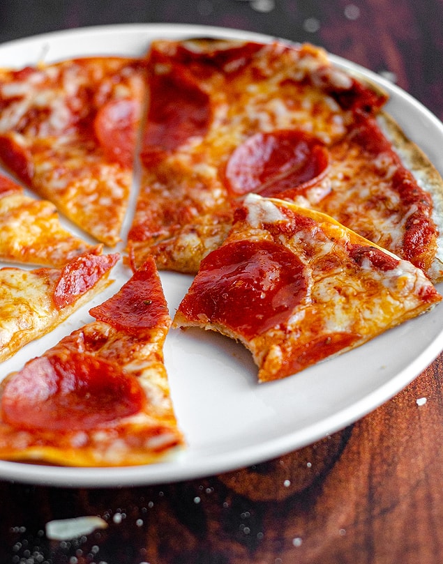 Lavaş Pizza Nasıl Yapılır?