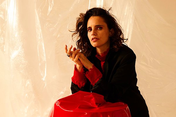 9. Anna Calvi