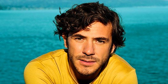 Aşk Şarkılarını Yeni Nesile Sevdirmeyi Başaran İngiliz Müzisyen Jack Savoretti'nin İçinizi Isıtacak 14 Şarkısı