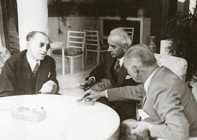 Atatürk o akşam normalden biraz daha erken izin isteyerek istirahate çekilir. Gazi 1 Ocak 1938'de ise yeni yıl nedeniyle kendisine gönderilen kutlama telgraflarına açık bir teşekkür yayımlar.