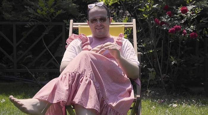 Komedyen Engin 'Big Zero' Türkoğlu'nun İlk Single Çalışması 'Dans Et'in Klibi Yayınlandı