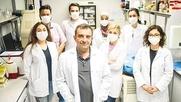 Yerli Covid-19 aşısının geliştirilme süreci 2 yılı buldu. Bu önemli sürecinin arkasındaki en önemli isimlerden birisi de Prof. Dr. Aykut Özdarendeli.