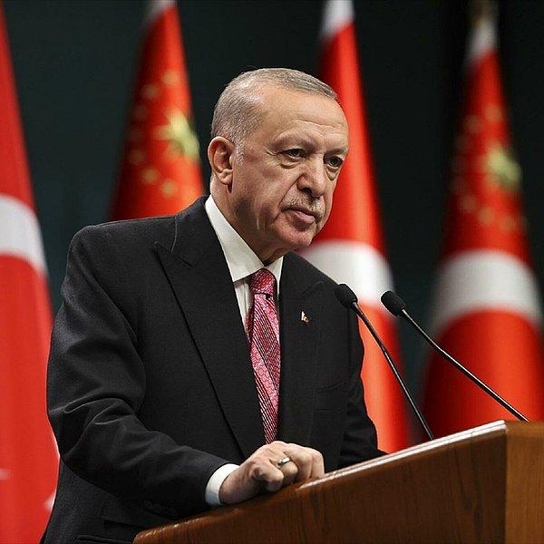 4. Recep Tayyip Erdoğan: %37.9 Beğeniyorum, %55.4 Beğenmiyorum.