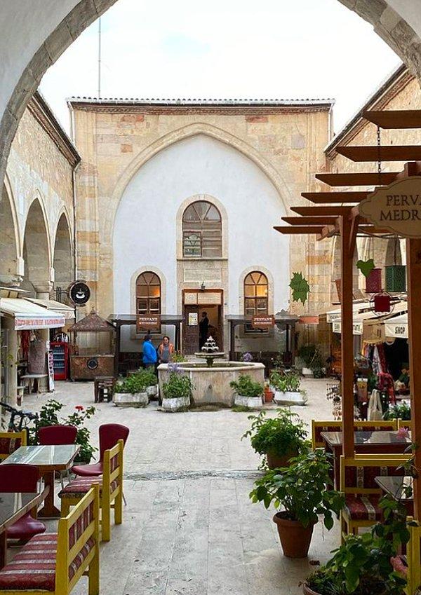 7. Sinop şehrinin ikinci kere alınması anısına yapılan Pervane Medresesi…