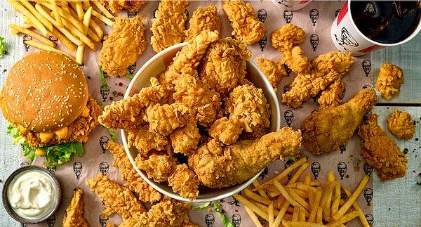 KFC, bitki bazlı kızarmış tavuklarını piyasaya sürmeye hazırlanıyor. Beyond Meat işbirliği ile geliştirilen yeni kızarmış tavuk ürünün içeriği tamamen bitkilerden oluşuyor.