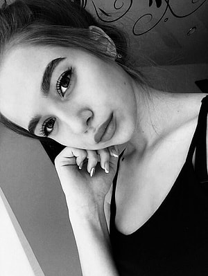 lara Profil Resmi
