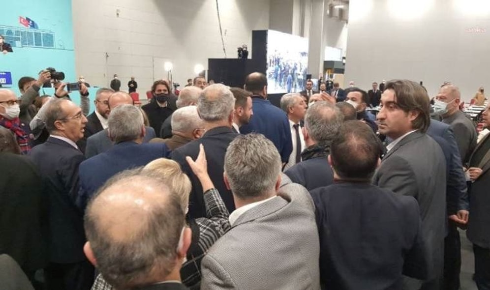 İBB Meclisi'nde 'Bektaşi' Kavgası Çıktı