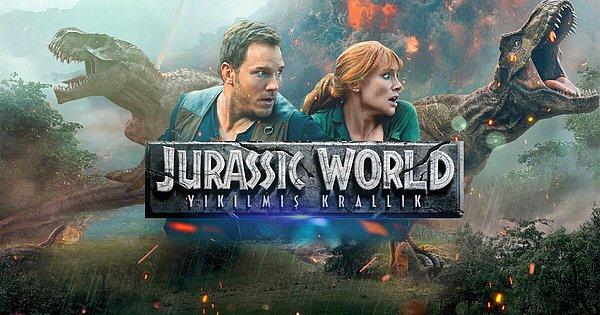 2. Jurassic World filminde ise Claire'nin oldukça cinsel bir şekilde kendine dinazor dışkısı sürdüğü bir sahne olacaktı...
