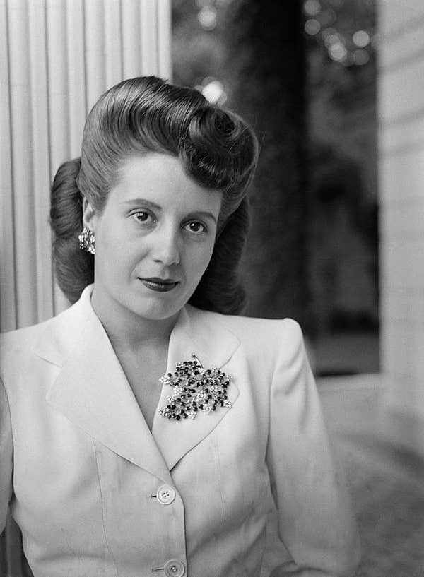 Как выглядела настоящая Ева Перон: