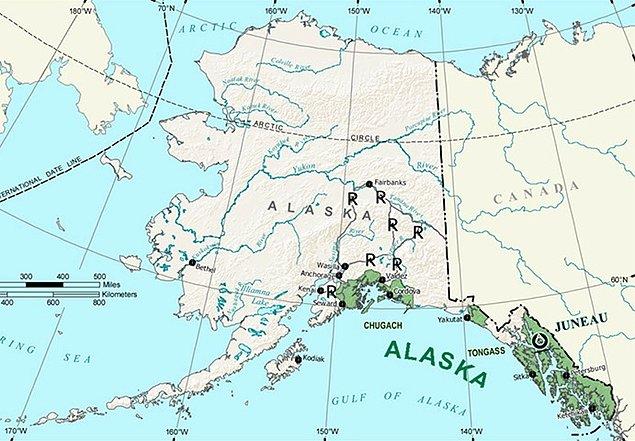 Tongas ulusal ormanı Güneydoğu Alaska kıyı şeridi boyunca uzanıyor.