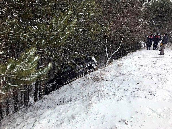 Ilıcalı'nın özel şoförünün kullandığı cip, kar yağışı ve buzlanma nedeniyle kayganlaşan yolda kontrolden çıkmış...