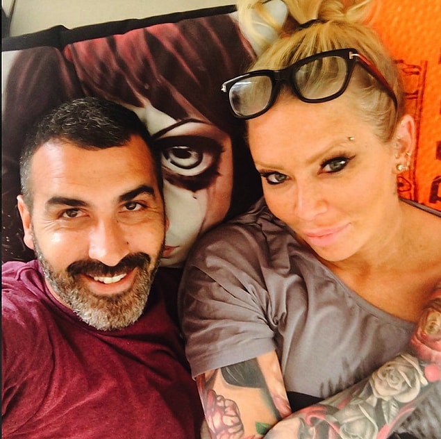 Jenna'nın bu zorlu süreç boyunca yanında olan nişanlısı Lior ise sosyal medya üzerinden hayranlarına ve sevenlerine son gelişmeleri aktarmaya devam ediyor.
