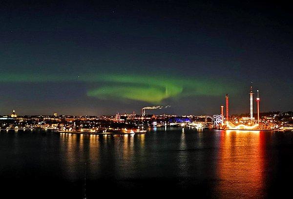 17. İsveç'in başkenti Stockholm'de 'Kuzey Işıkları' olarak adlandırılan doğa olayı gerçekleşti.