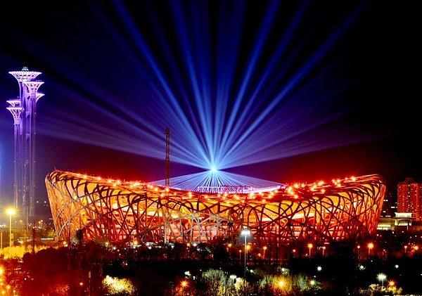 Kış Olimpiyatları, "Kuş Yuvası" olarak bilinen Beijing Ulusal Stadyumu'nda düzenlenecek. Bu stadyum daha önce 2008 Olimpiyat oyunları için de ev sahipliği yapmıştı.
