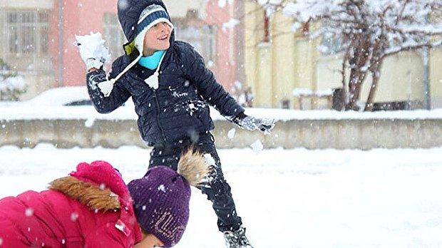 Eğitime Kar Engeli: Yarın Okullar Tatil mi? 18 Ocak Salı Hangi İllerde Okullar Tatil?
