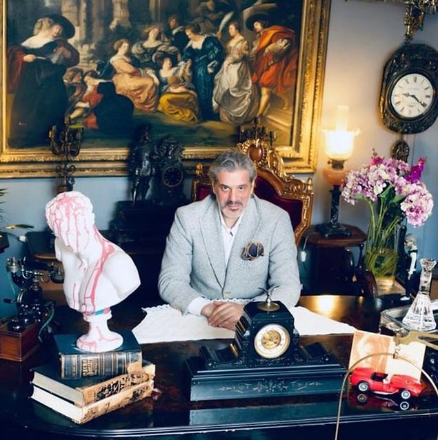 Habertürk'e verdiği röportajda, Bay Kamber dizisinden sonra 90'lardan beri yaptığı ticarete tamamen atıldığını söyledi. 52 yaşındaki manken Seval 'Esnaf oldum, her gün mutlulukla yaptığım bir işe sahibim' diyor.
