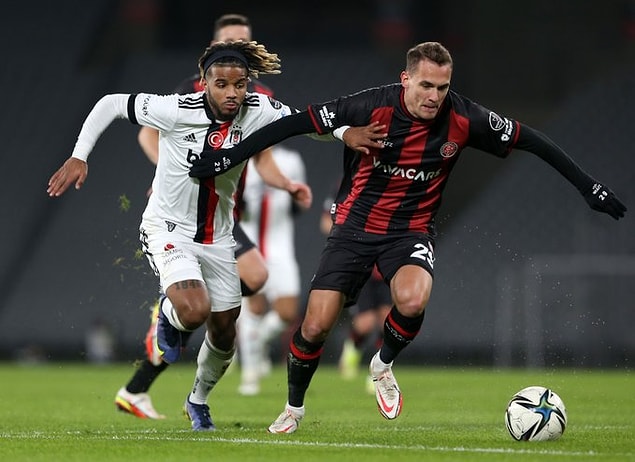 Spor Toto Süper Lig'in 22. haftasında VavaCars Fatih Karagümrük, Beşiktaş'ı konuk etti.