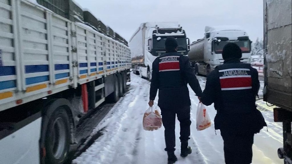 TAG Otoyolu'nda Ulaşım Sağlanamıyor! Vali Davut Gül Açıklama Yaptı