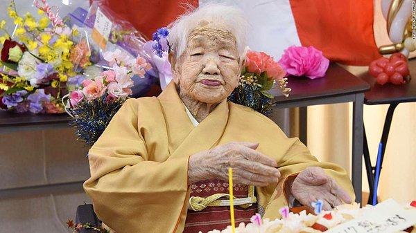 Saturnino'nun vefatıyla birlikte dünyanın an itibariyle yaşayan en yaşlı insanı geçtiğimiz aylarda 119 yaşına basan ve Japonya'da yaşayan Kane Tanaka.