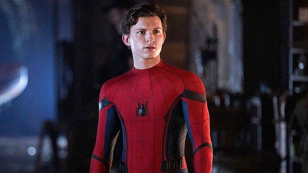 Jon Watts imzalı Spider-Man: No Way Home'da Tobey Maguire ile Andrew Garfield, filmdeki ana Spidey Tom Holland'ın yanına ışınlanarak kötülere karşı güçlerini birleştirdi.