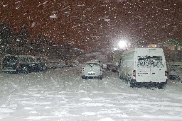 Binlerce Aracın Saatlerce Yollarda Mahsur kaldığı Antep'e Yoğun Kar Uyarısı
