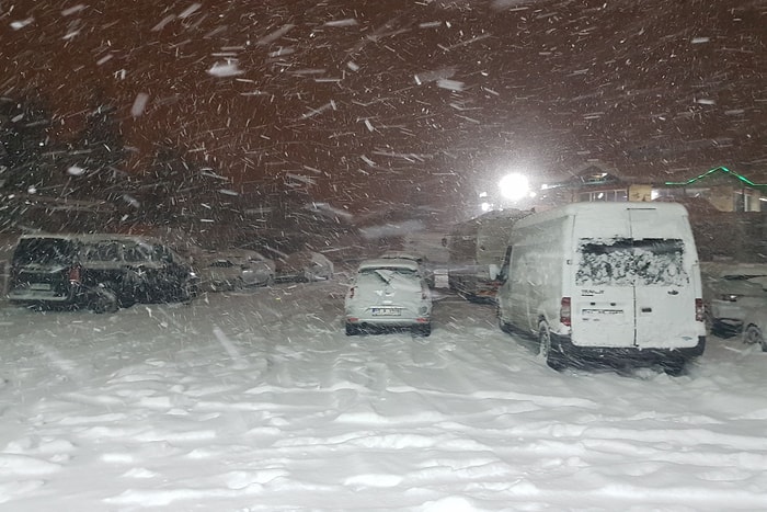 Binlerce Aracın Saatlerce Yollarda Mahsur kaldığı Antep'e Yoğun Kar Uyarısı