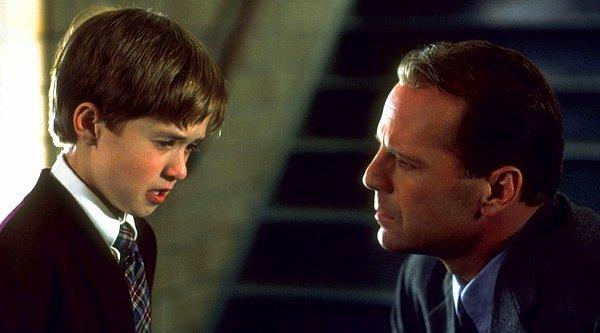 3. The Sixth Sense / Altıncı His (1999) - IMDb: 8.1