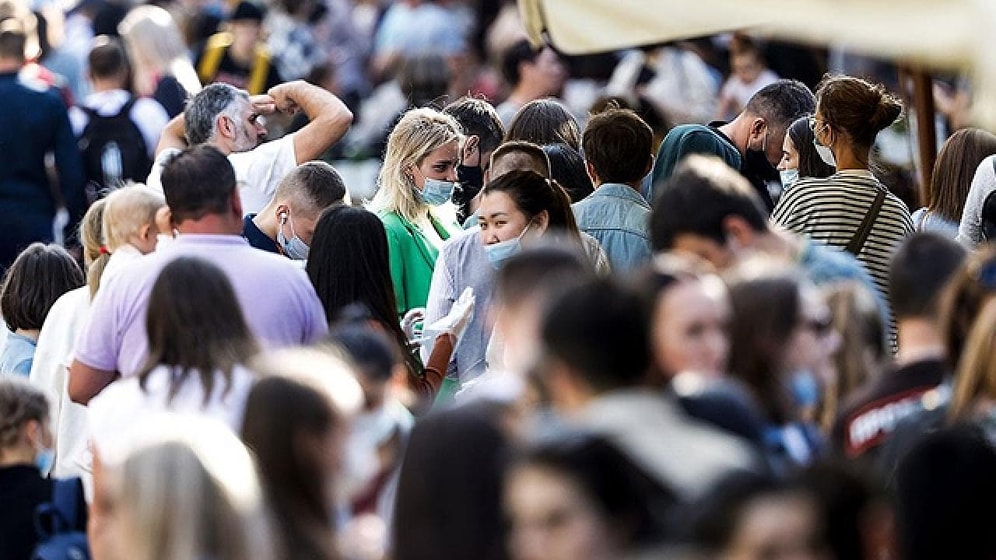 Pfizer CEO'sundan 'Omicron' Açıklaması: 'Birkaç Ay İçinde Normale Dönebiliriz'