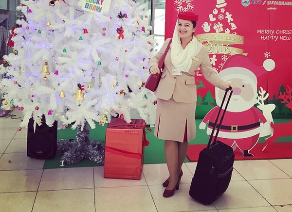 Последние претензии появились всего через несколько месяцев после того, как одна стюардесса Эмирейтс заявила, что бросила свою 10-летнюю карьеру после того, как ей пришлось потратить три года на программу контроля веса, которая включала выборочные проверки веса перед полетом.