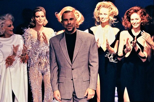 Fransız moda tasarımcısı Manfred Thierry Mugler’ı belki tanıyorsunuzdur.