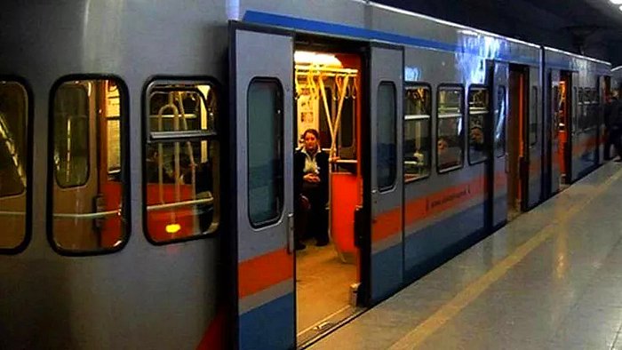 Son Dakika: İstanbul'da Metro Seferleri Uzatıldı! Yoğunluk Devam Ediyor...