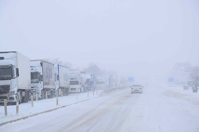 Kar Bilançosu: Yurt Genelinde 75 Yol Ulaşıma Kapalı