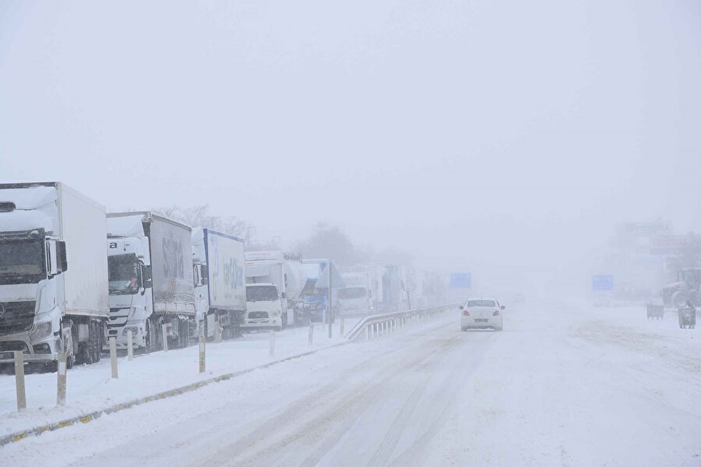 Kar Bilançosu: Yurt Genelinde 75 Yol Ulaşıma Kapalı