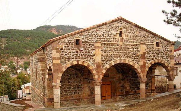 12. Eski bir kilise; Mesudiye Kültür Merkezi…