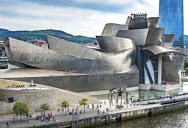 12. Guggenheim Müzesi - Bilbao