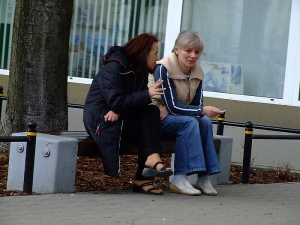 5. Когда мой отец скончался, многие люди говорили мне, что «сейчас он в лучшем мире». Я знаю, это очень часто говорят, но мы ни в малейшей степени не религиозны, и мы хотели, чтобы он был здесь, черт возьми.