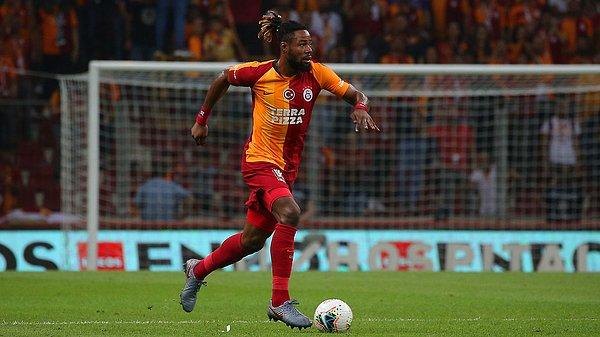 Galatasaray'da DeAndre Yedlin'in ayrılığına bir isim daha eklendi.   Cimbom'da Domenec Torrent'in takımdan ayrılması yönünde rapor sunduğu Christian Luyindama'nın yeni adresi belli oldu.