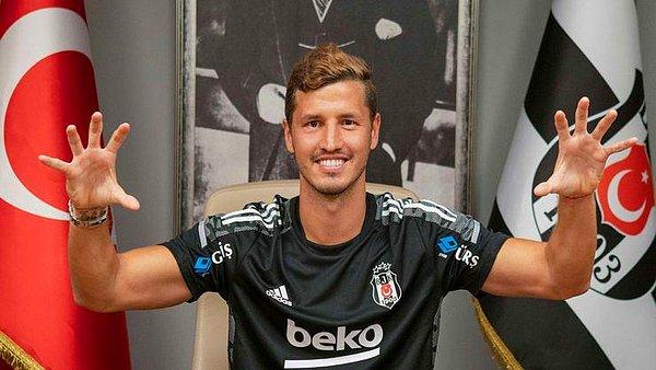 28 yaşındaki orta saha, bu sezon Beşiktaş formasıyla 15 maça çıktı. Salih Uçan'ın Siyah-beyazlılarla 2024'e kadar sözleşmesi bulunuyor.