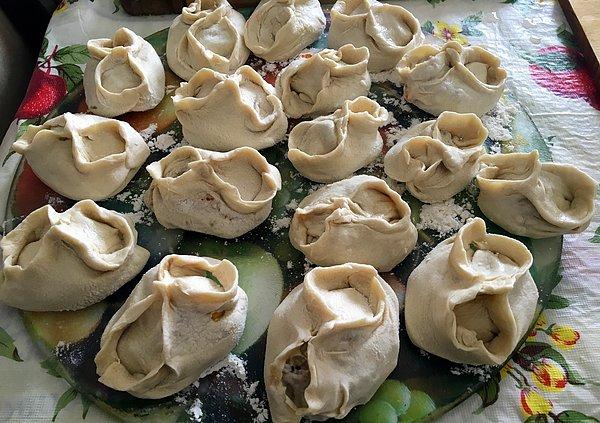 Mantı zaten çoğu ülkenin ortak yemeği. Türkmen mantısı ise çok popüler bir yemek.