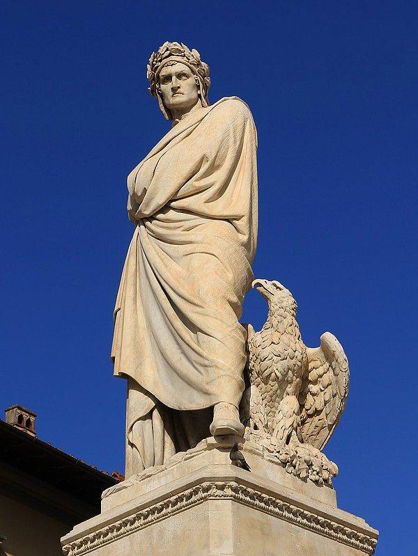5. Dante Alighieri, 1300'de yolsuzluk nedeniyle Floransa'dan sürgüne gönderildi ve geri dönerse idam edilecekti.