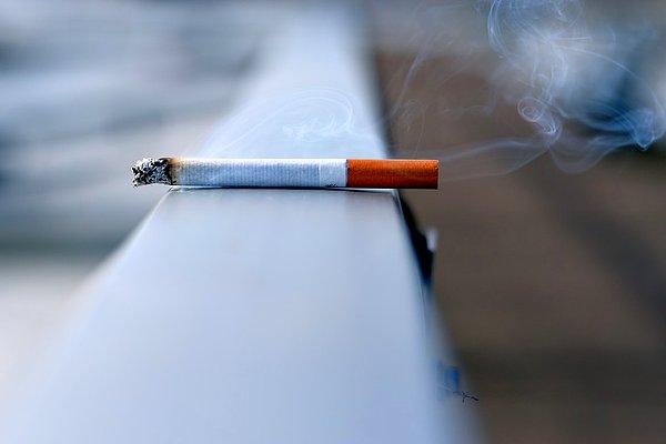 Ayrıca sigarayı acilen bırakmalısınız! Sigara kullanan erkek bireylerin yüzde 49.4 ile 75’inin cinsel işlev bozukluğu yaşadığını biliyor muydunuz?