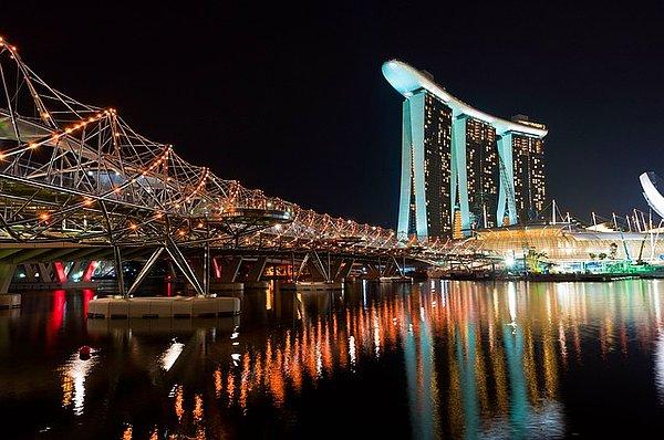 2. Helix Köprüsü (Singapur)