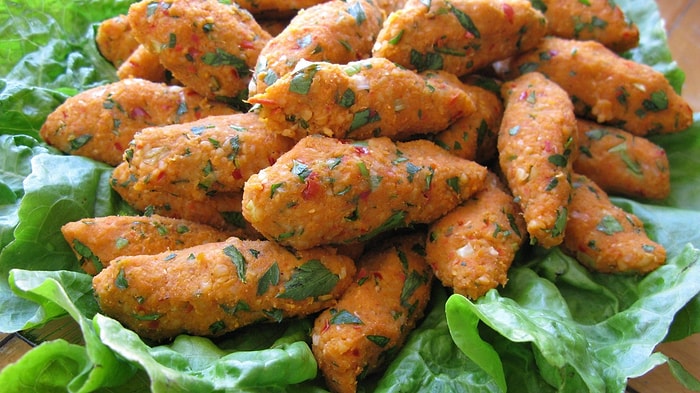 Mercimek Köftesi Tarifi: Tam Kıvamında Mercimek Köftesi Nasıl Yapılır?