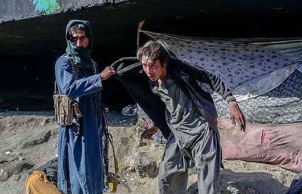 BM raporlarına göre Afganistan, uzun süredir dünyanın en büyük yasadışı afyon ve eroin tedarikçisi ve arzın yüzde 80'inden fazlasını üretiyor.
