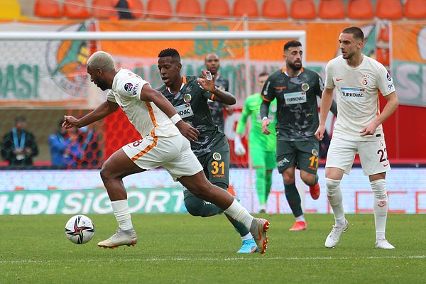 Süper Lig'in 24. haftasında Alanyaspor ile Galatasaray Bahçeşehir Okulları Stadyumu'nda karşı karşıya geldi.