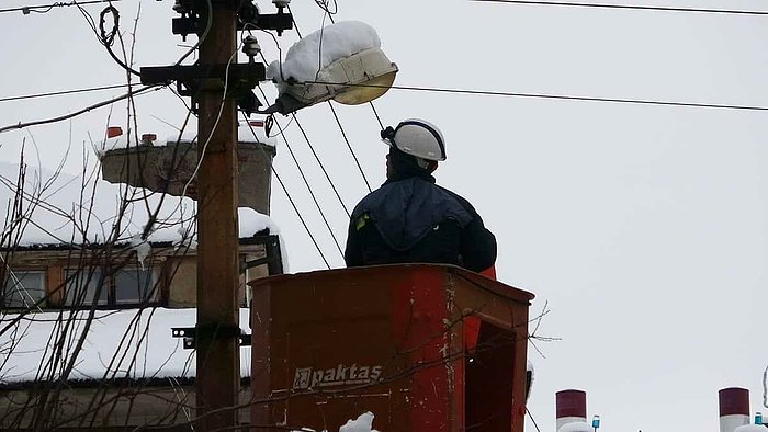 Üç Gündür Elektrik Verilemiyordu: Enerji Bakanı Dönmez Isparta'da Enerjisiz Şebeke Kalmadığını Söyledi