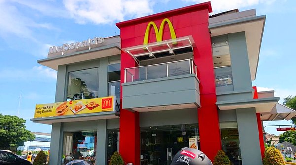 McDonald's restoranlarında patates krizi yaşanıyor. Krizin tedarik sorunundan kaynaklandığı belirtiliyor.