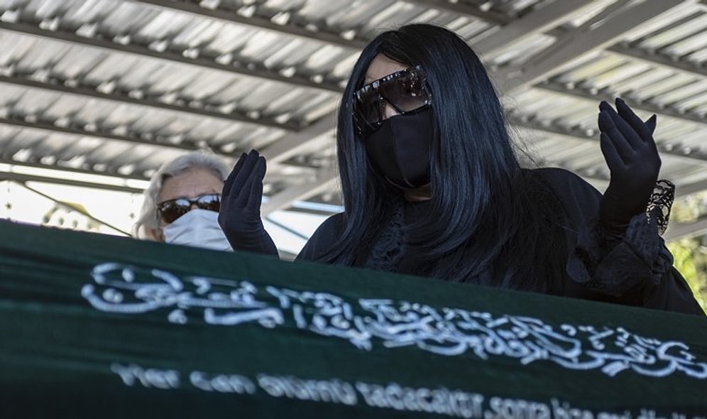 Bülent Ersoy Aldığı Haberle Yıkıldı! Sanatçı Bülent Ersoy'un Acı Kaybı...