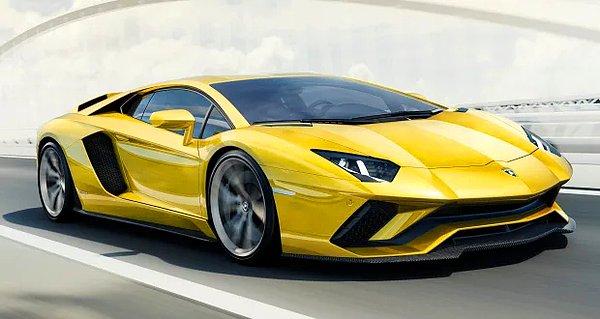 Koleksiyonun göz kamaştıran bir diğer parçası da 176 bin sterlin değerindeki Lamborghini Aventador.