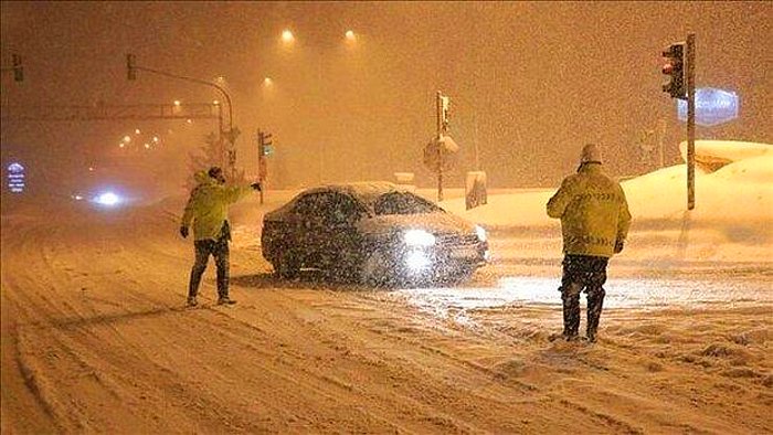 Kar Geri mi Geliyor? Hafta Sonu İstanbul ve Ankara'da Kar Var mı?